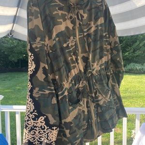 CAMO HOODED ZIP MED